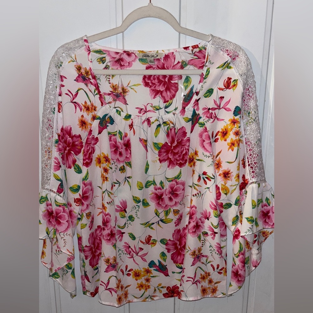 The Pioneer Woman Floral Women's Blouse w/Lace Detail